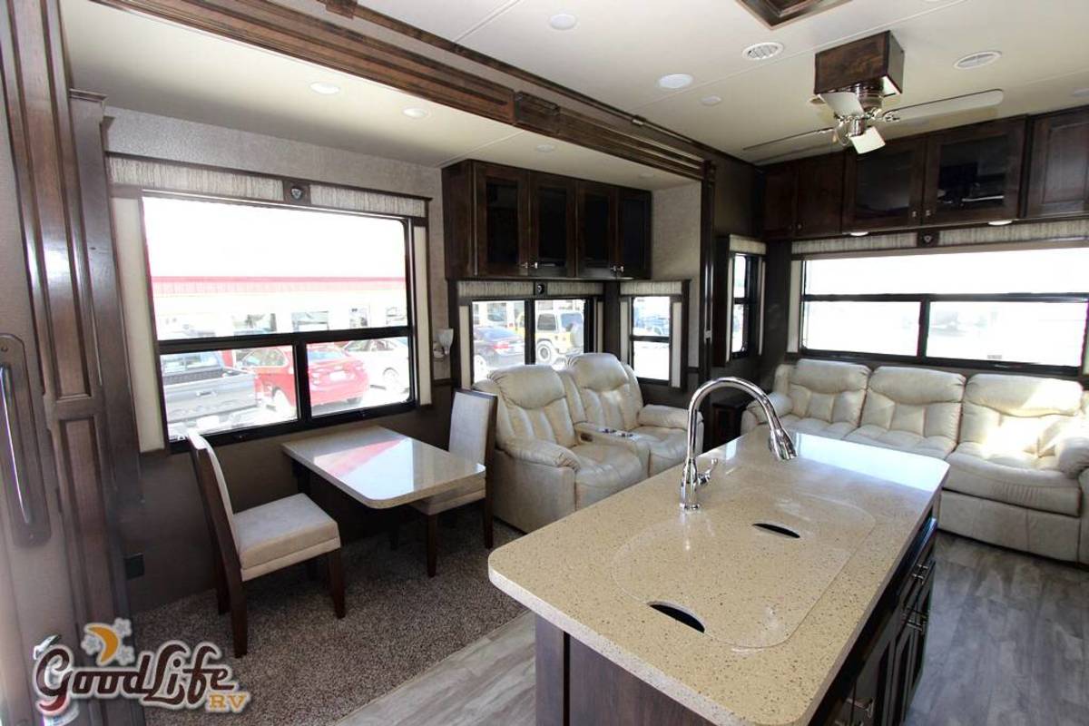 2019 Vanleigh Vilano 320GK "Rear Living Room" 320GK Triple Slide Out in